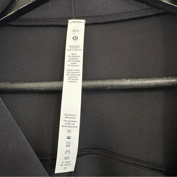 Lululemon Softstreme Belted Wrap Black Size M/L - Picture 7 of 13